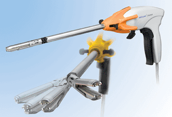 Imagen: Dispositivos caimán para la cirugía abierta (Foto cortesía de Aesculap/ B. Brown). Imagen: Dispositivos caimán para la cirugía abierta (Foto cortesía de Aesculap/ B. Brown).